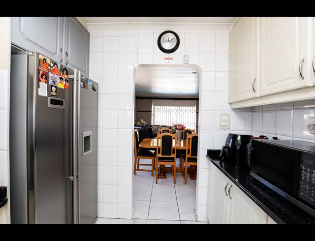 5 BEDROOM HOUSE FOR SALE IN COROVOCA